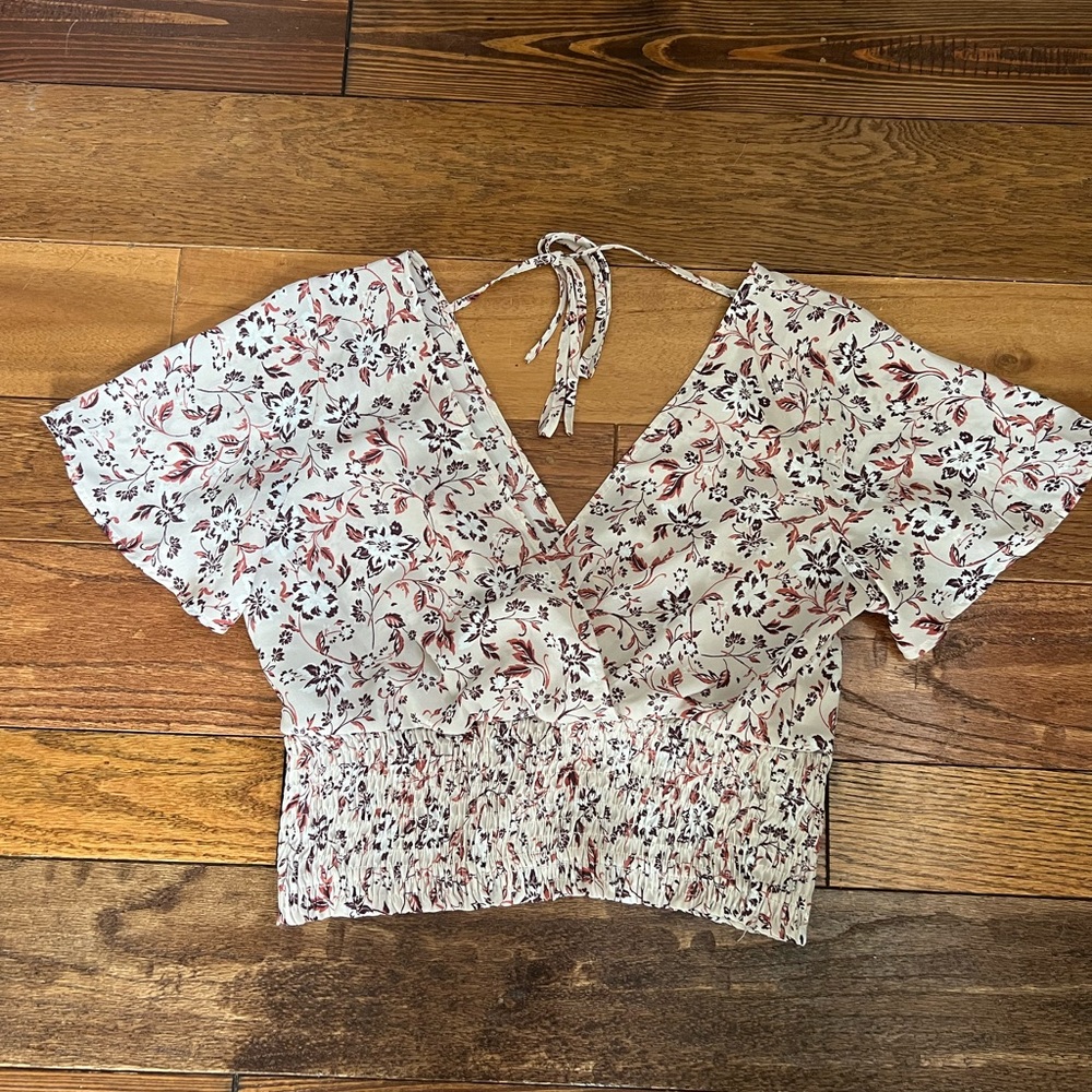 Flutter sleeve floral print crop top